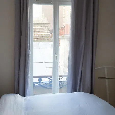 Calm, Cosy And Spacious - Batignolles 公寓